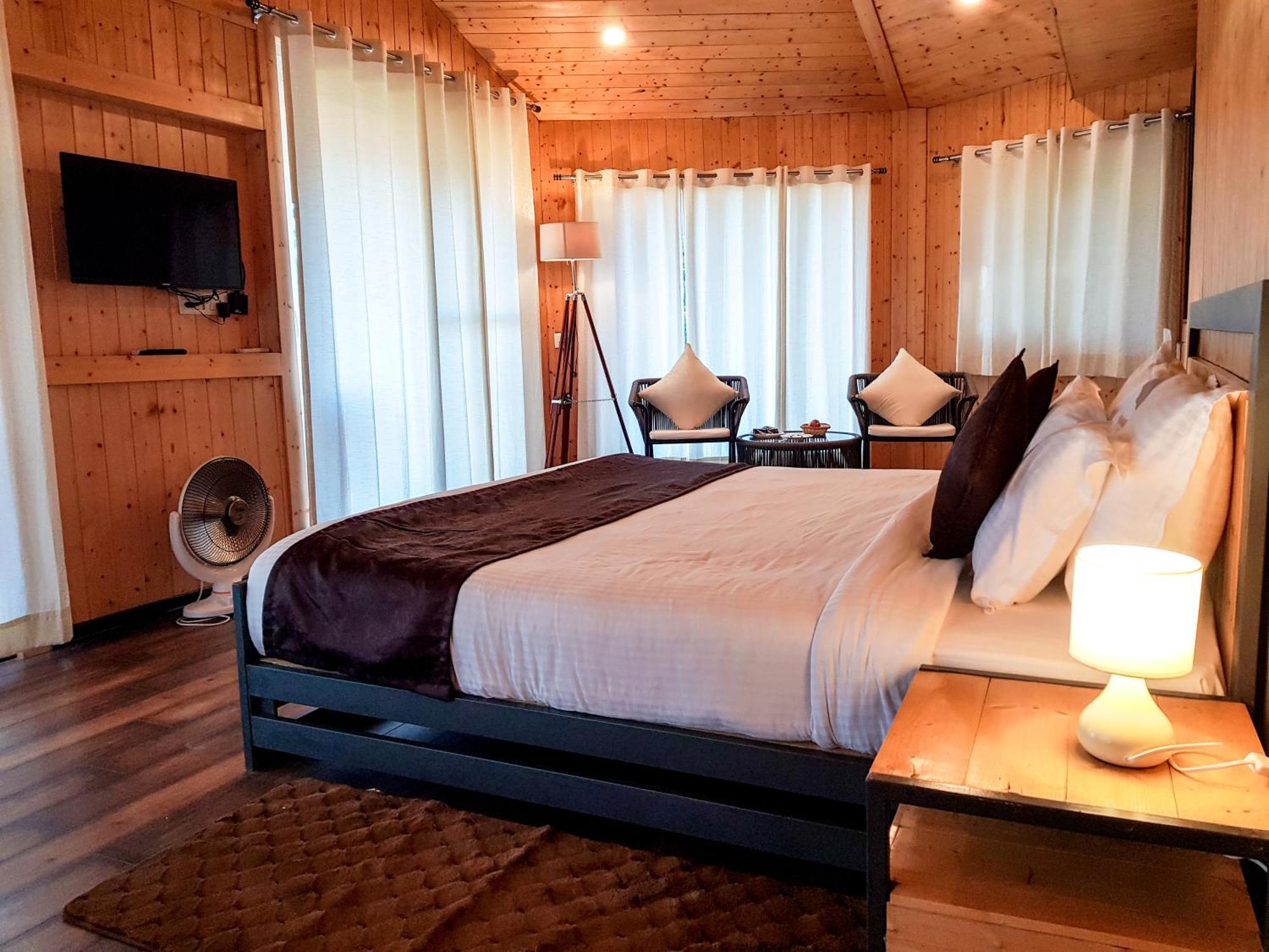 The Woods Retreat Otel Lansdowne Dış mekan fotoğraf