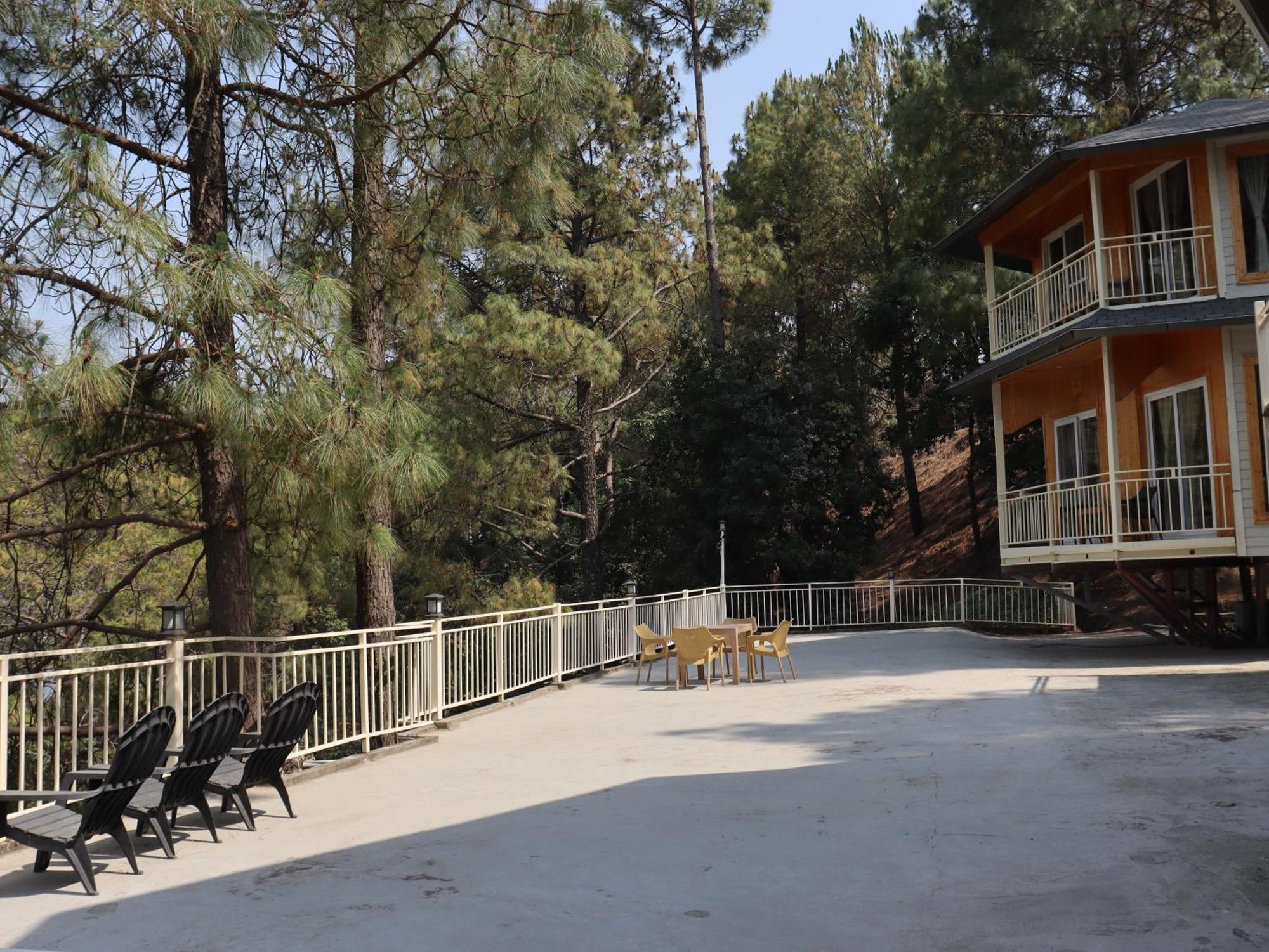 The Woods Retreat Otel Lansdowne Dış mekan fotoğraf