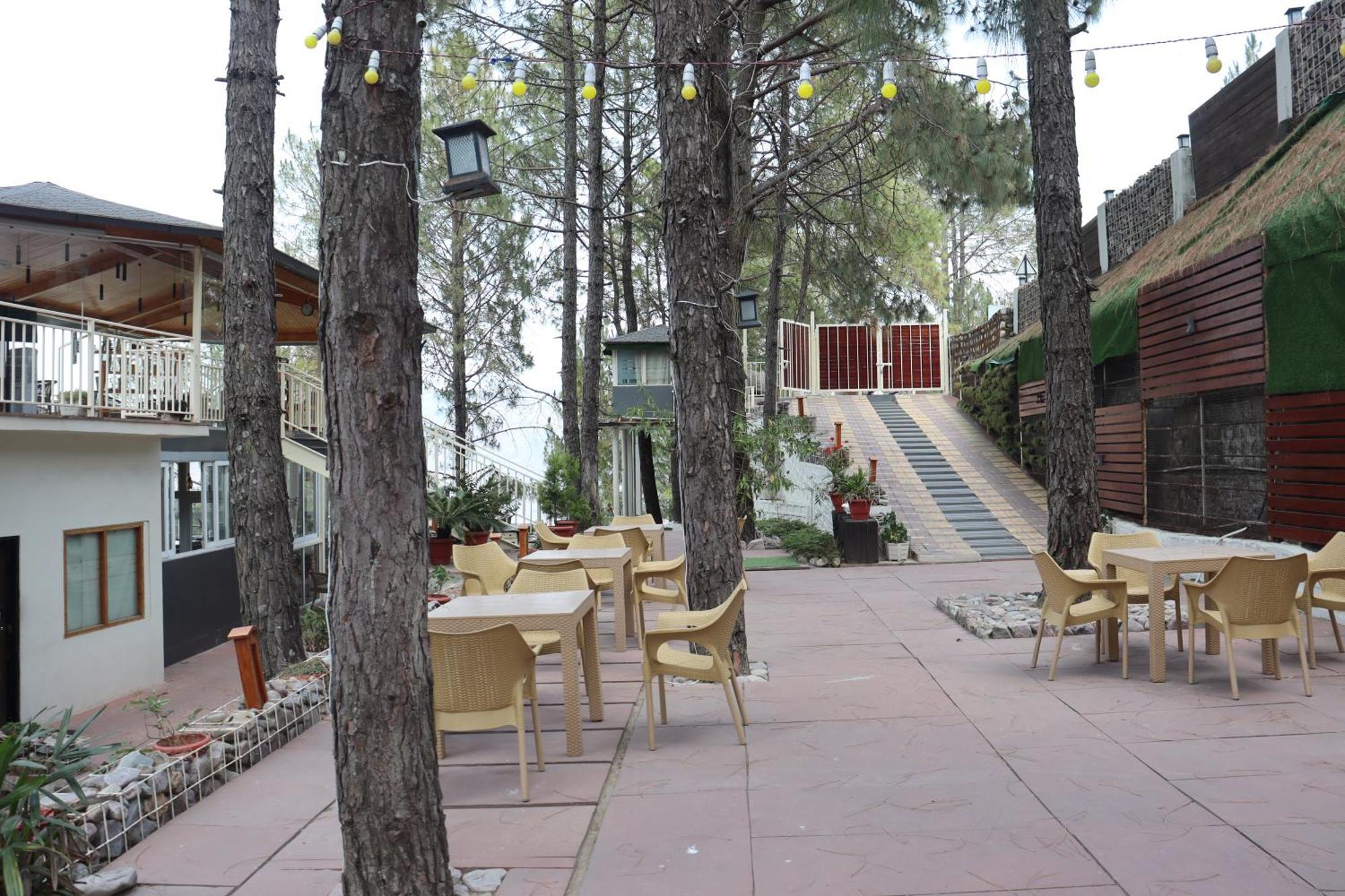The Woods Retreat Otel Lansdowne Dış mekan fotoğraf