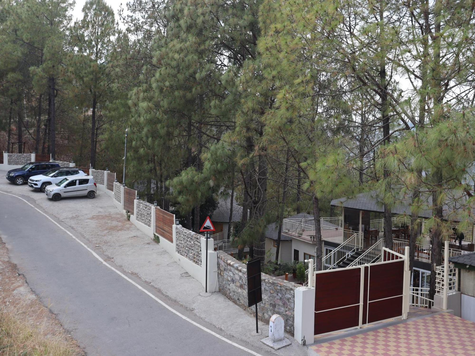The Woods Retreat Otel Lansdowne Dış mekan fotoğraf