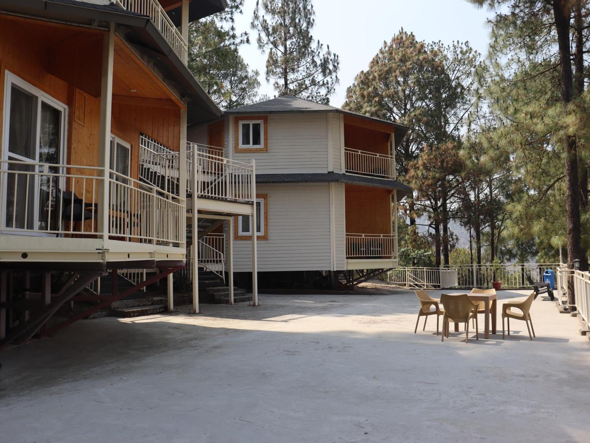 The Woods Retreat Otel Lansdowne Dış mekan fotoğraf
